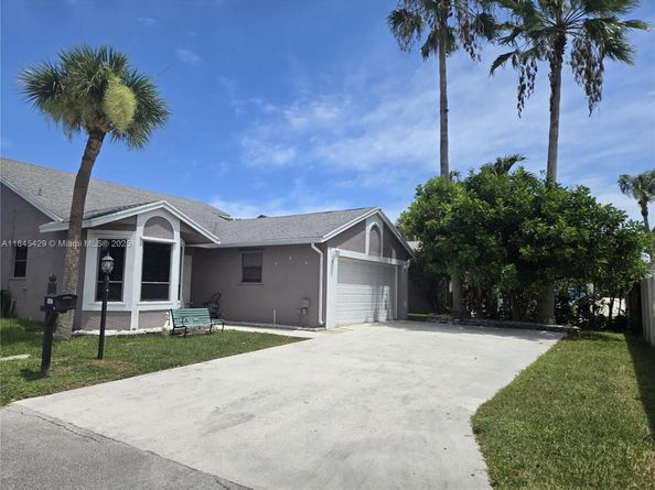 23330 Sedawie Dr, Boca Raton FL 33433
