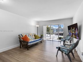 1101 Hillcrest Ct 206, Hollywood FL 33021