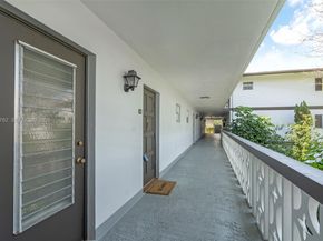 1101 Hillcrest Ct 206, Hollywood FL 33021