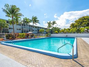 1101 Hillcrest Ct 206, Hollywood FL 33021