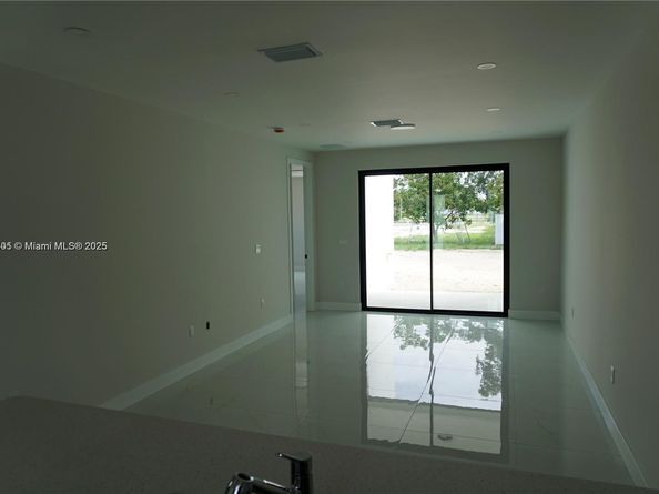 12381 SW 220th St, Miami FL 33170