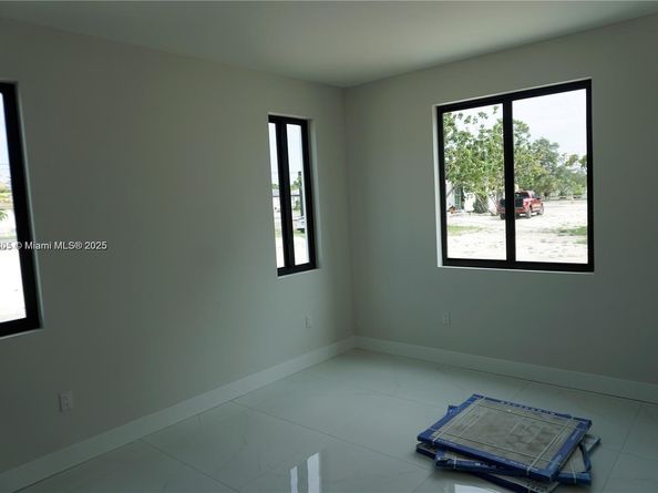 12381 SW 220th St, Miami FL 33170