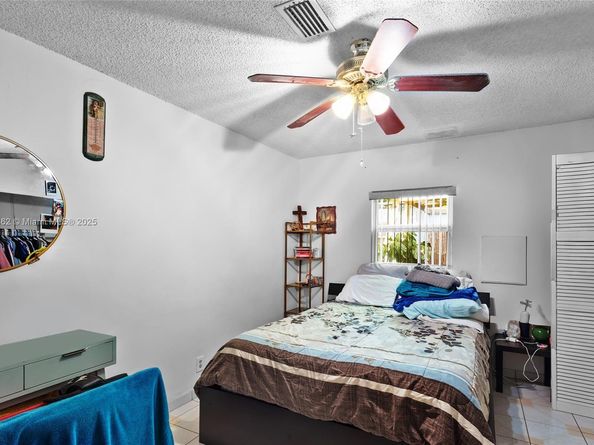 641 NE 56th Ct, Oakland Park FL 33334