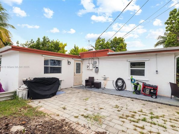 641 NE 56th Ct, Oakland Park FL 33334