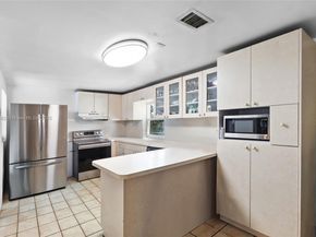641 NE 56th Ct, Oakland Park FL 33334