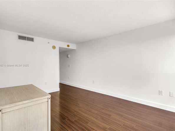 2101 Brickell Ave 306, Miami FL 33129