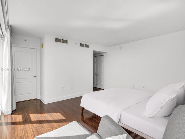 2101 Brickell Ave 306, Miami FL 33129