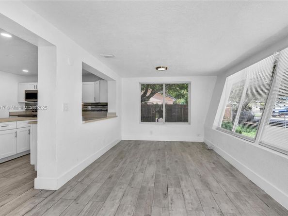 16200 NE 3rd Ave, Miami FL 33162