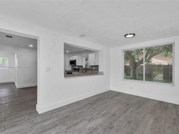 16200 NE 3rd Ave, Miami FL 33162