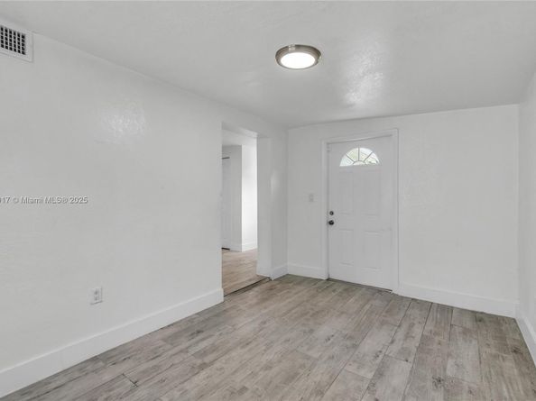 16200 NE 3rd Ave, Miami FL 33162