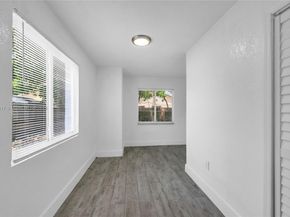 16200 NE 3rd Ave, Miami FL 33162