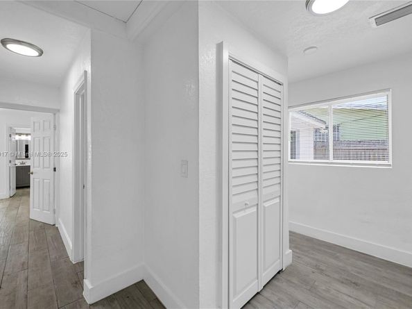 16200 NE 3rd Ave, Miami FL 33162