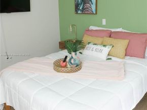 1274 SW 5 St, Miami FL 33135