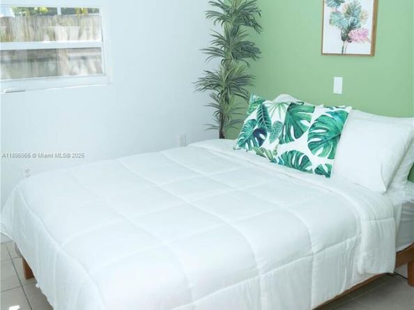 1274 SW 5 St, Miami FL 33135