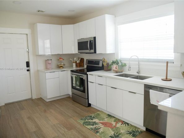 1274 SW 5 St, Miami FL 33135