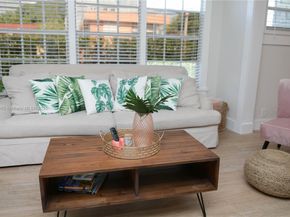 1274 SW 5 St, Miami FL 33135