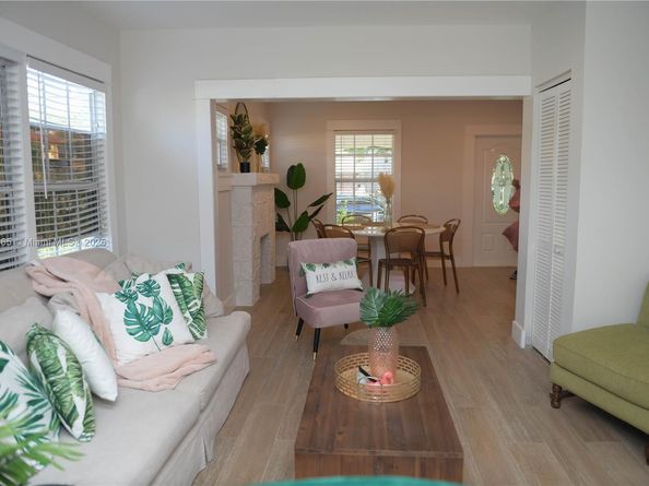 1274 SW 5 St, Miami FL 33135
