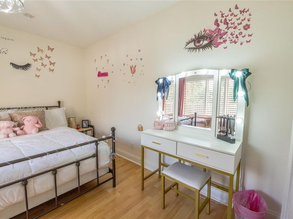 11006 N Harmony Lake Cir, Davie FL 33324