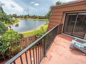 11006 N Harmony Lake Cir, Davie FL 33324