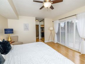 11006 N Harmony Lake Cir, Davie FL 33324