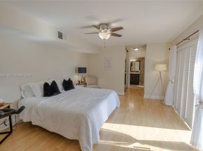 11006 N Harmony Lake Cir, Davie FL 33324