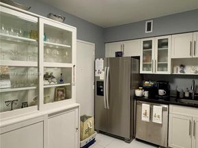 5700 Collins Ave 11B, Miami Beach FL 33140