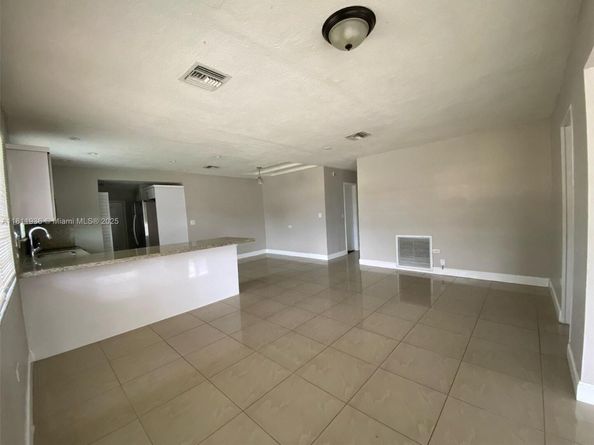 7521 Granada Blvd, Miramar FL 33023