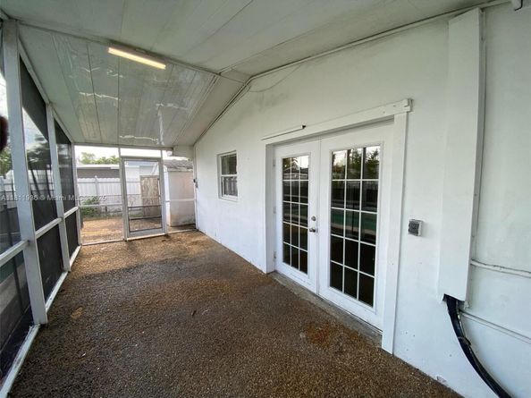 7521 Granada Blvd, Miramar FL 33023