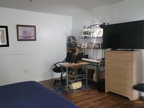 671 NE 195 St 122E, Miami FL 33179