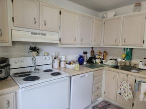 671 NE 195 St 122E, Miami FL 33179