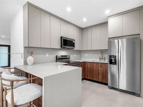 5250 NW 4th St, Miami FL 33126