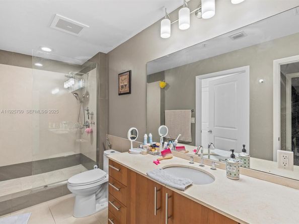 1945 S Ocean Dr 404, Hallandale Beach FL 33009