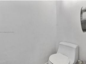 517 NE 38th St 9, Miami FL 33137
