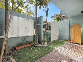 517 NE 38th St 9, Miami FL 33137