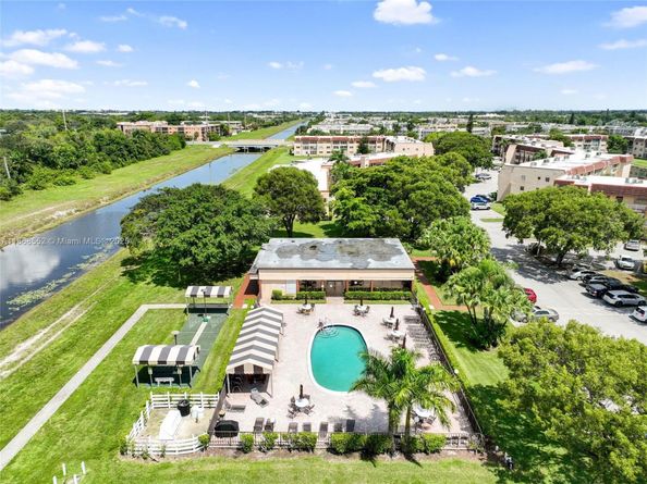 9021 Sunrise Lakes Blvd 211, Sunrise FL 33322