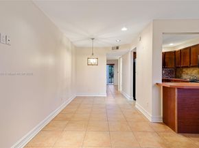 9021 Sunrise Lakes Blvd 211, Sunrise FL 33322