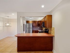 9021 Sunrise Lakes Blvd 211, Sunrise FL 33322