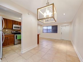9021 Sunrise Lakes Blvd 211, Sunrise FL 33322