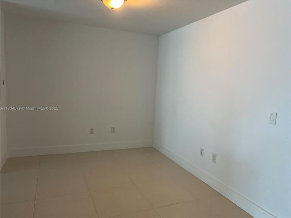 2950 NE 188th St 444, Aventura FL 33180
