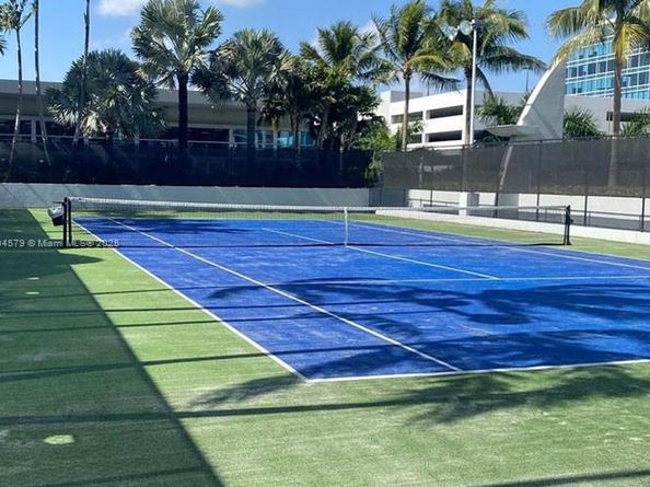 2950 NE 188th St 444, Aventura FL 33180