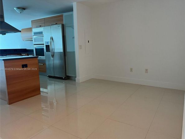 2950 NE 188th St 444, Aventura FL 33180