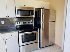 1400 NE 148th St, Miami FL 33161