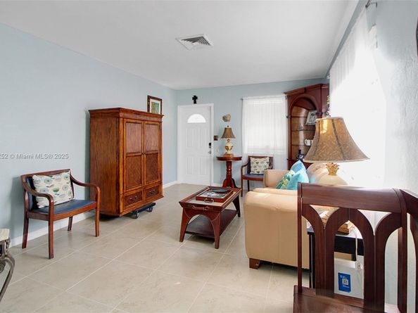 2631 Wilson, Hollywood FL 33020