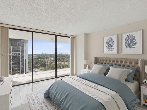 1901 Brickell Ave B1408, Miami FL 33129