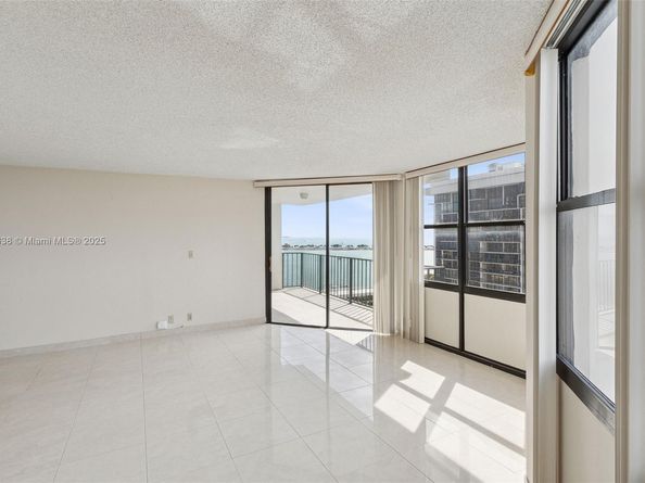 1901 Brickell Ave B1408, Miami FL 33129