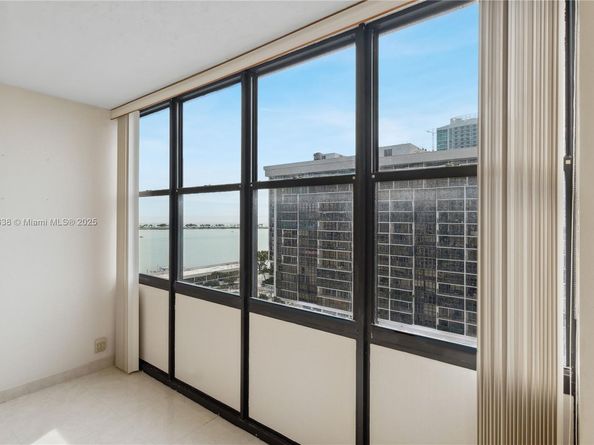 1901 Brickell Ave B1408, Miami FL 33129