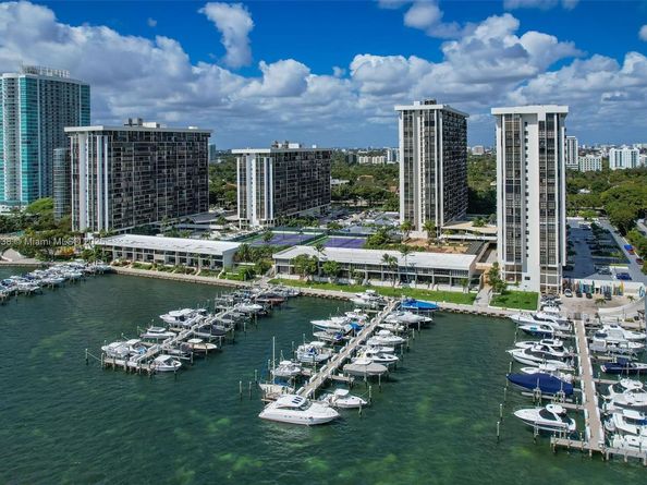 1901 Brickell Ave B1408, Miami FL 33129