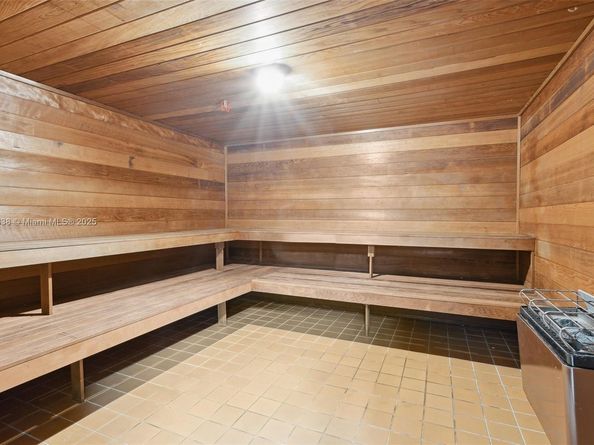 1901 Brickell Ave B1408, Miami FL 33129