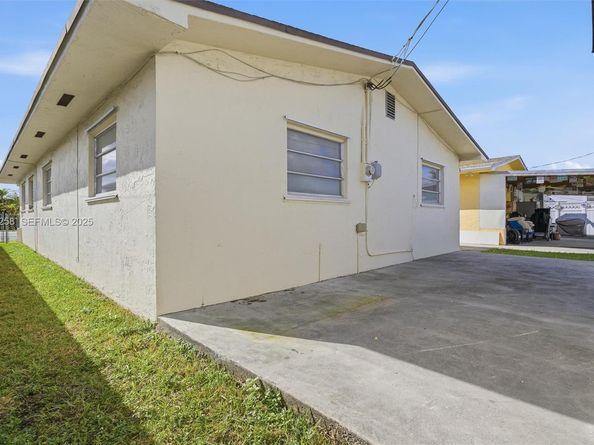 10551 SW 27th St, Miami FL 33165