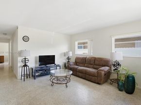 10551 SW 27th St, Miami FL 33165